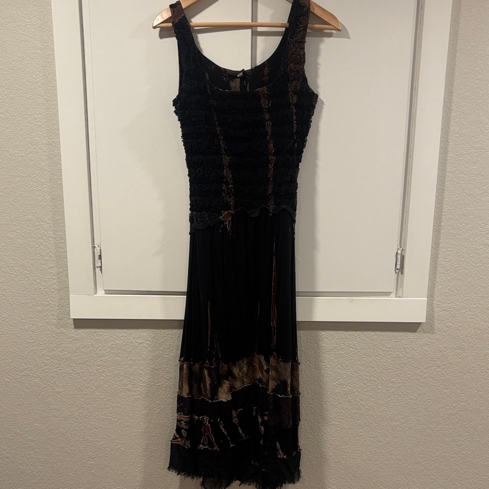 Chic Sleeveless Black and Brown Midi Dress
